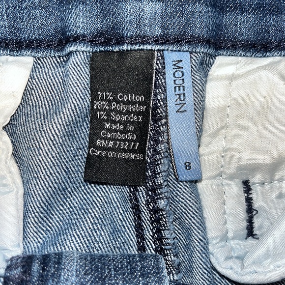 Modern shorts - Picture 2 of 2